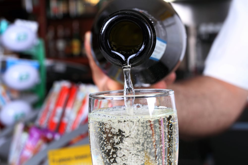 UK dentists come under fire from the Italians over ‘prosecco smiles’ warning