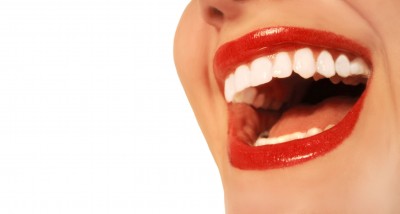 Leading Cosmetic Dentist Issues Warning Over Illegal Tooth Whitening