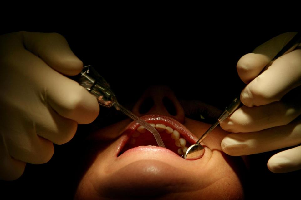 Dentist survey shows bad teeth are a major turn off for daters