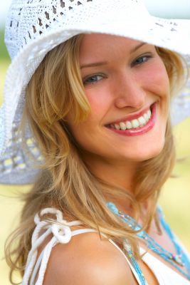Survey Reveals a Nice Smile the Second Best Compliment for Women to Hear 